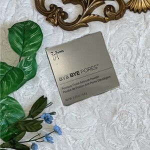 NEW IT Cosmetics Bye Bye Pores